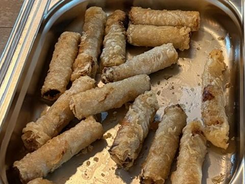 Rouleaux croustillants au buffet du Royal Buffet